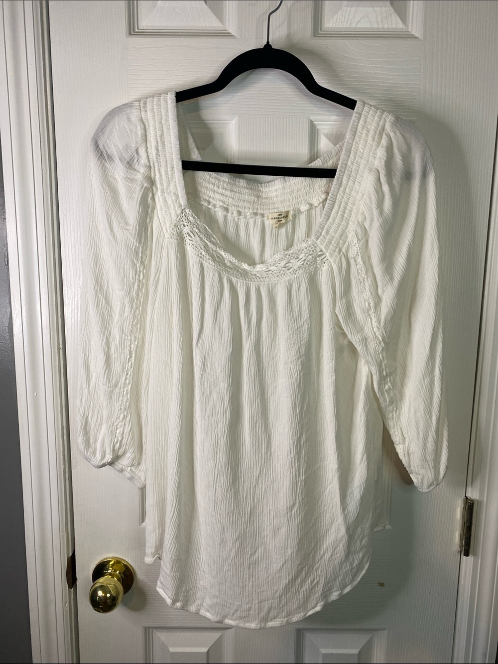 Mason &Belle White Women's Peasant Blouse with Crochet Trim Size Large.